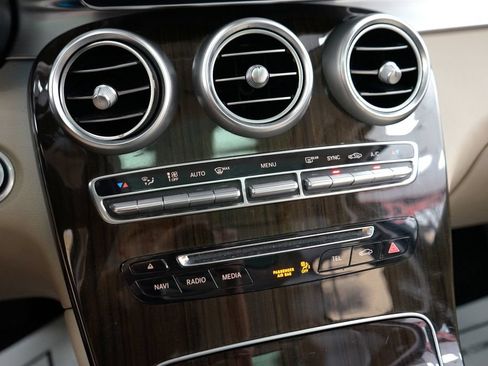 Used 2017 Mercedes-Benz GLC 300 4MATIC image 33