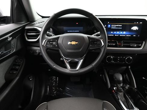 New 2025 Chevrolet TrailBlazer LT w/ Convenience Package FWD image 18