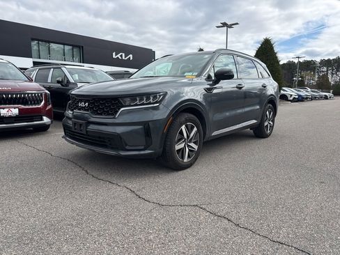 Used 2022 Kia Sorento S image 2
