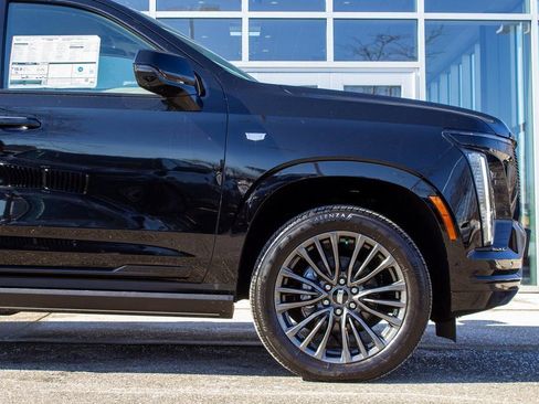 Used 2026 Cadillac Escalade Platinum Sport w/ LPO, Floor Liner Package image 5