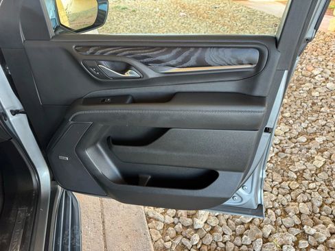 Used 2023 GMC Yukon XL Denali image 28