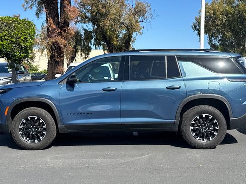 Used 2025 Chevrolet Traverse Z71 image 8