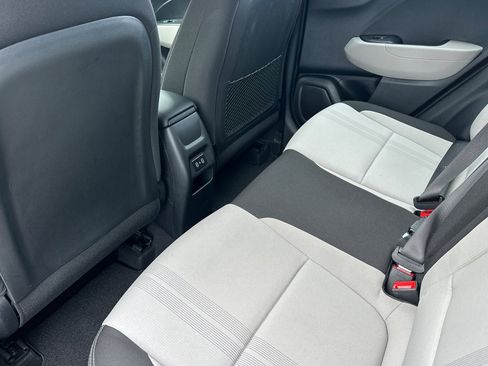 Used 2024 Hyundai Venue SEL image 13