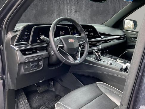 Used 2022 Cadillac Escalade Sport w/ Touring Package image 17