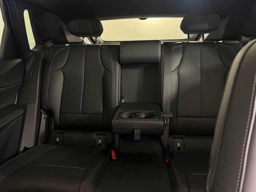 Used 2024 Cadillac Lyriq Sport RWD image 17