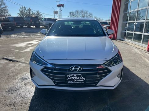 Used 2019 Hyundai Elantra SE w/ Cargo Package image 3