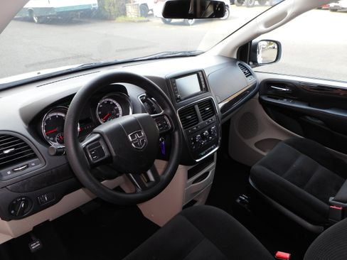 Used 2017 Dodge Grand Caravan SE w/ Power Window Group image 16