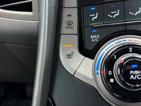 Used 2013 Hyundai Elantra image 31