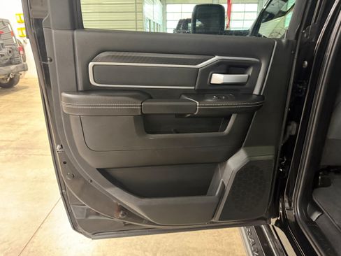 Used 2025 RAM 2500 Big Horn AWD/4WD image 38