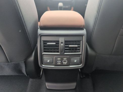 Used 2025 Subaru Forester Touring image 21