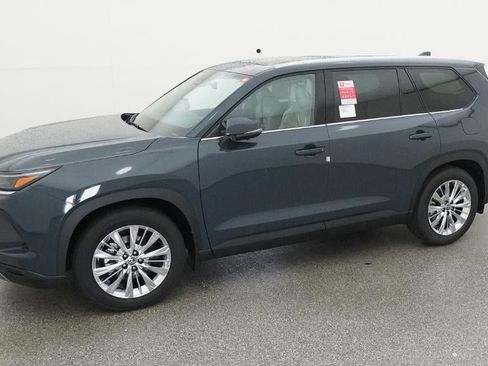 New 2026 Toyota Grand Highlander AWD image 2