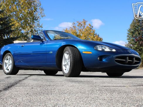Used 1998 Jaguar XK8 image 17