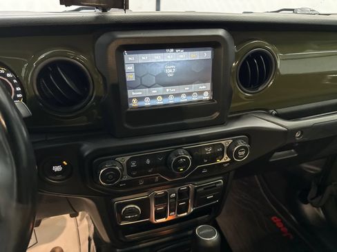 Used 2022 Jeep Gladiator Sport AWD/4WD image 27
