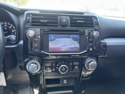 Used 2018 Toyota 4Runner TRD Off-Road Premium AWD/4WD image 39