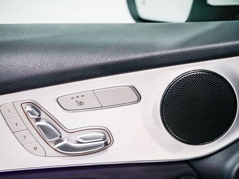 Used 2022 Mercedes-Benz GLC 300 image 19