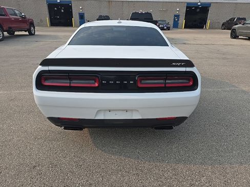 Used 2016 Dodge Challenger SRT Hellcat RWD image 5