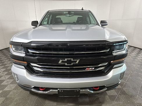 Used 2018 Chevrolet Silverado 1500 LT w/ Redline Edition AWD/4WD image 9