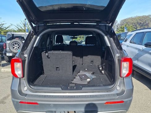 Used 2021 Ford Explorer XLT w/ Equipment Group 202A image 5