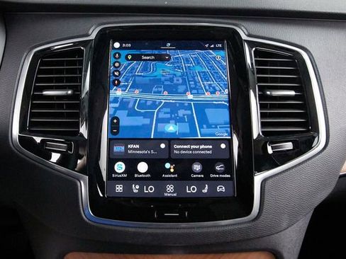Certified 2025 Volvo XC90 B6 Plus w/ Protection Package Premier AWD/4WD image 13