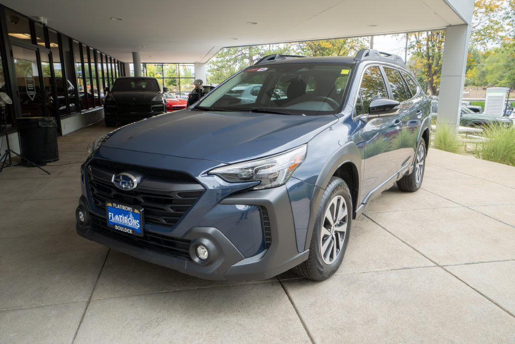 Certified 2025 Subaru Outback Premium AWD/4WD image 3