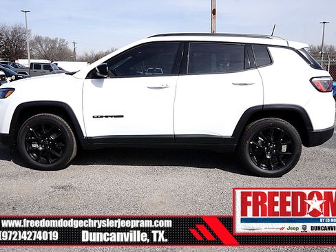 New 2026 Jeep Compass Latitude image 2