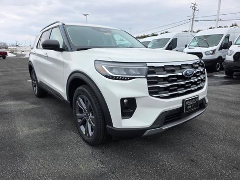 New 2026 Ford Explorer Active w/ Active Comfort Package image 7