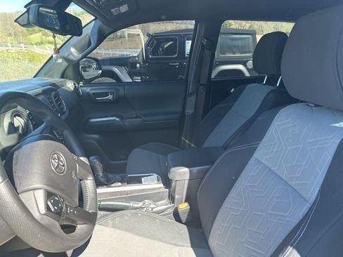 Used 2022 Toyota Tacoma TRD Off-Road w/ Black Out Package (TMS) image 14