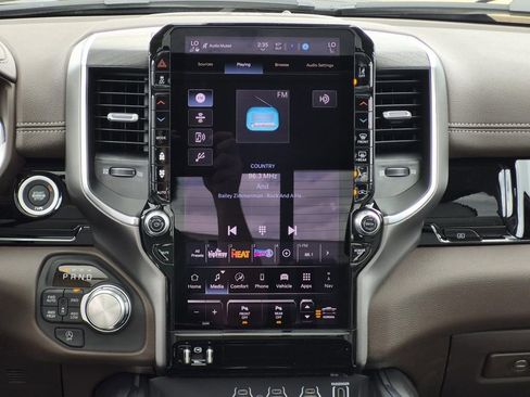 New 2026 RAM 1500 Laramie AWD/4WD image 18