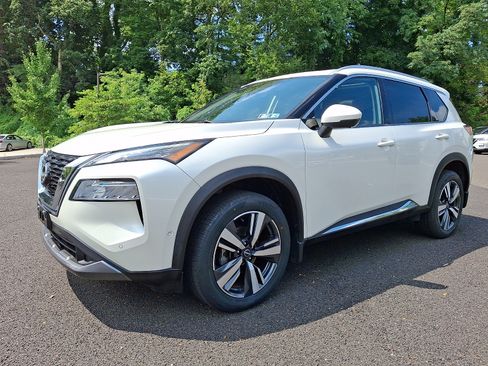 Certified 2023 Nissan Rogue SL w/ SL Premium Package AWD/4WD image 3