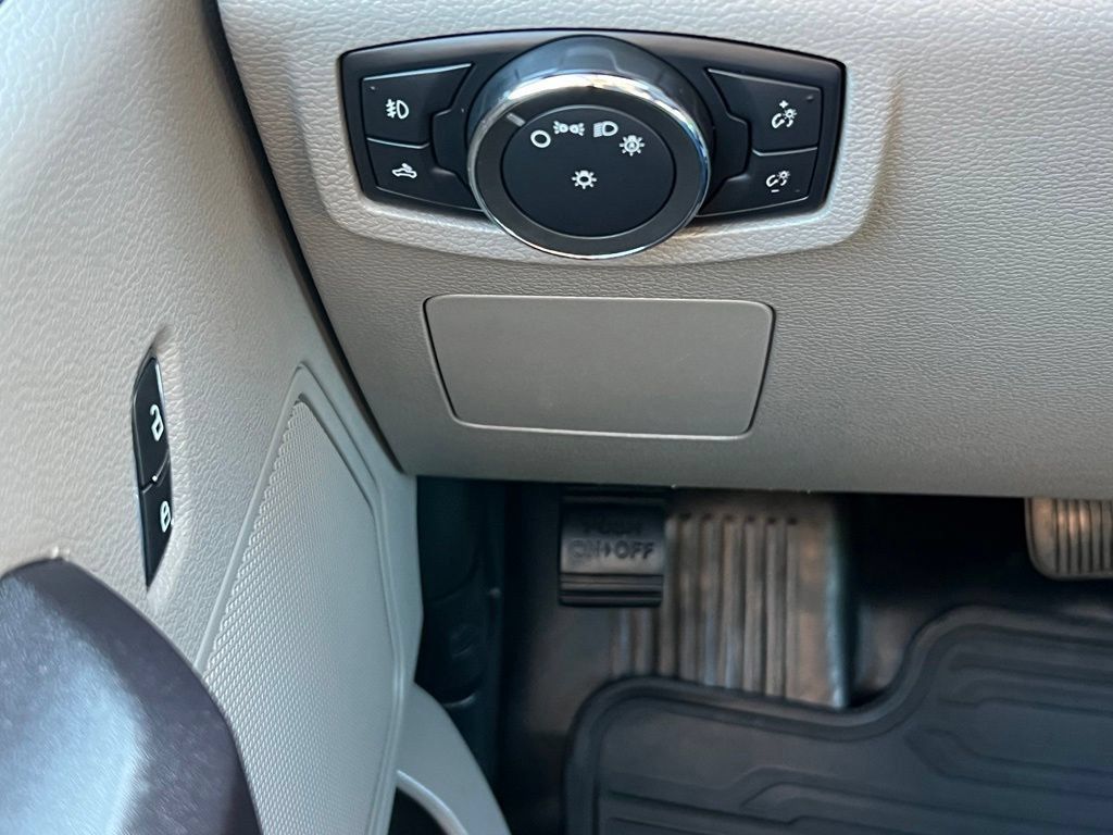 Used 2015 Ford F150 XL w/ Equipment Group 101A Mid AWD/4WD image 32