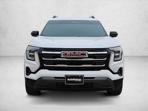 Used 2026 GMC Terrain Elevation w/ Elevation Premium Package image 2