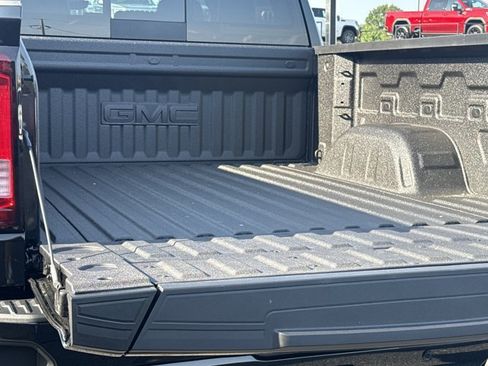 New 2026 GMC Sierra 1500 Denali Ultimate w/ LPO, Black Badging Package AWD/4WD image 10