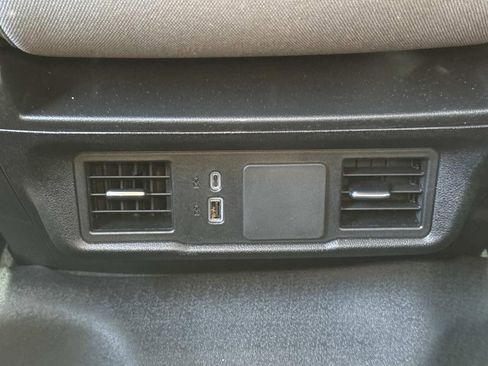 Used 2025 Chevrolet Silverado 1500 Custom image 17