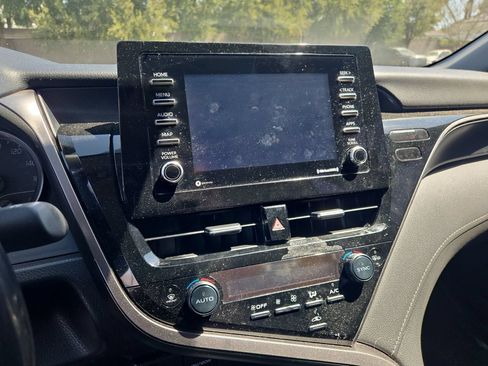Used 2022 Toyota Camry SE FWD image 11