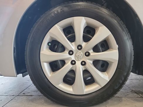 Used 2024 Toyota Corolla LE FWD image 11