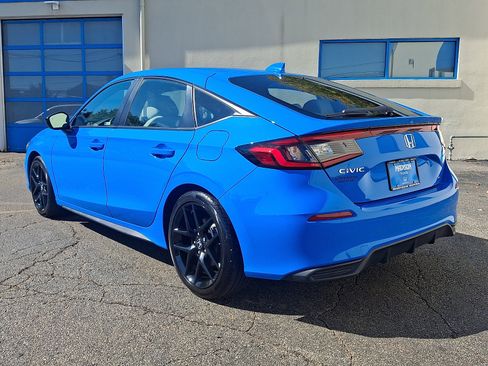 Used 2025 Honda Civic Sport image 6