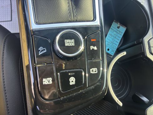 Certified 2025 Kia Sportage EX image 12