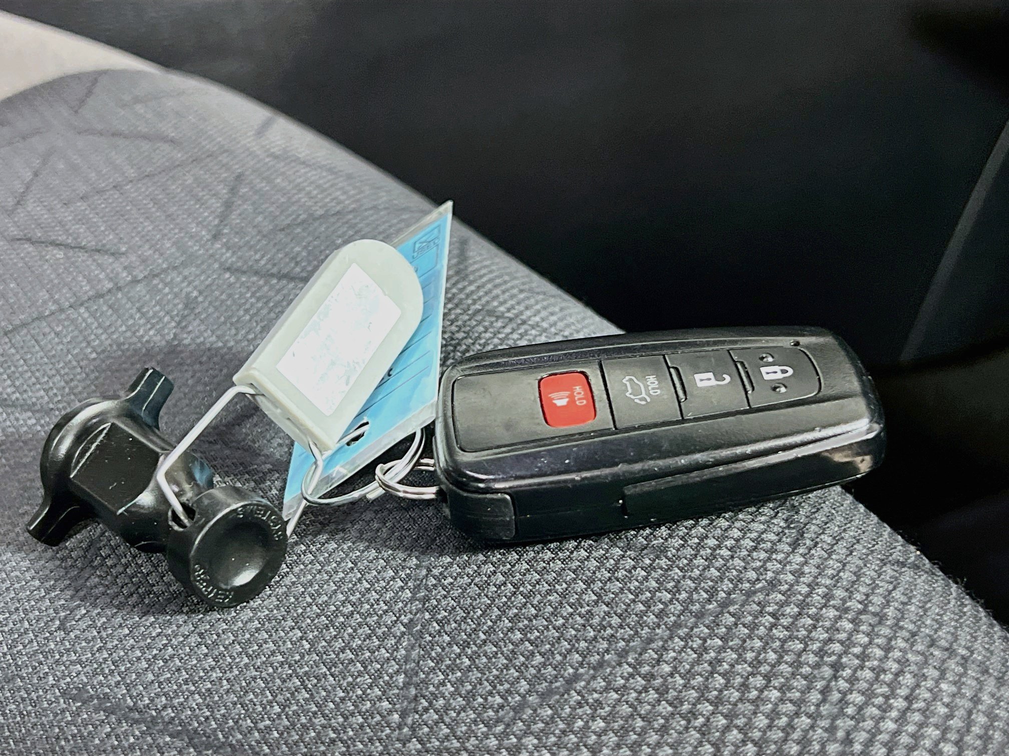Used 2025 Toyota RAV4 XLE w/ Convenience Package FWD image 36