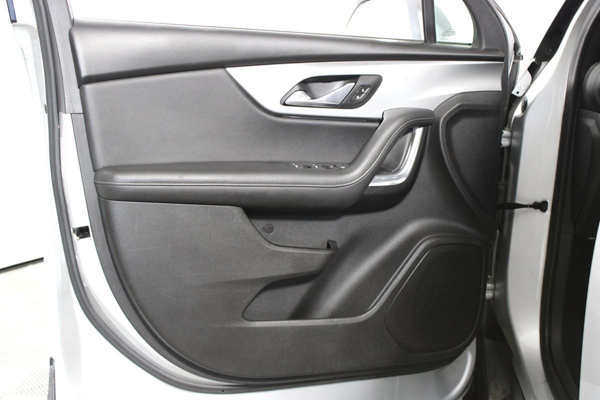 Used 2020 Chevrolet Blazer LT FWD image 5