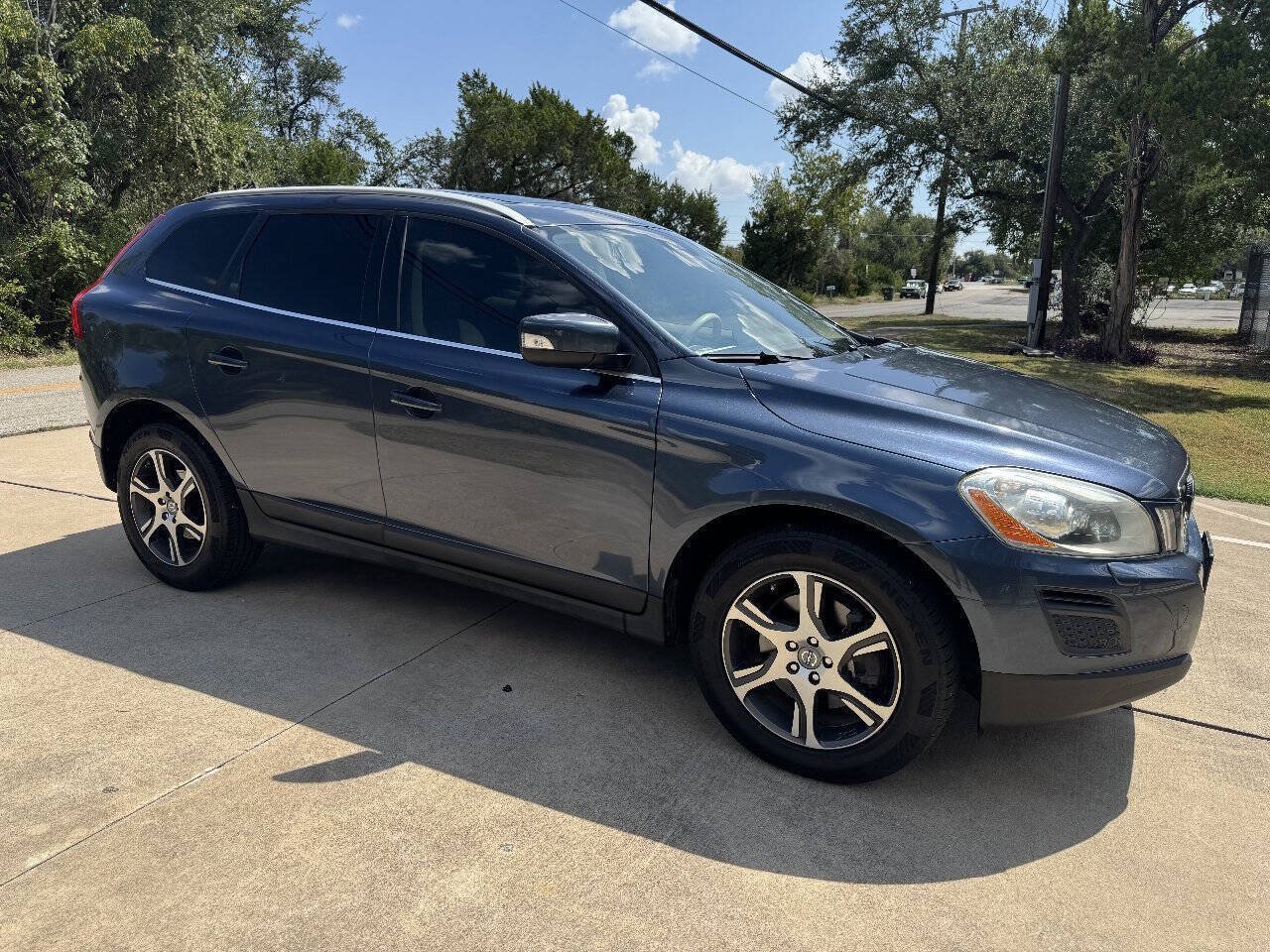 Used 2012 Volvo XC60 T6 AWD/4WD image 16