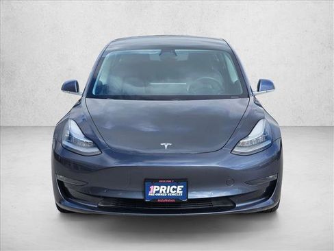 Used 2020 Tesla Model 3 Long Range image 2