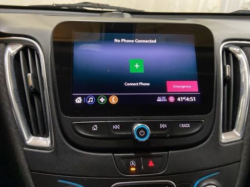 Used 2020 Chevrolet Malibu LT image 32