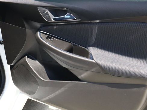 Used 2018 Chevrolet Cruze LS FWD image 14