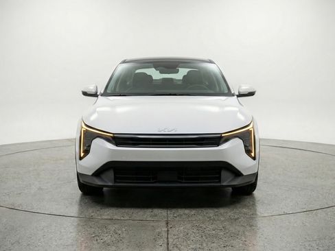 Used 2025 Kia K4 LXS image 2