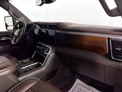 Used 2024 GMC Sierra 2500 Denali w/ Denali Reserve Package image 32