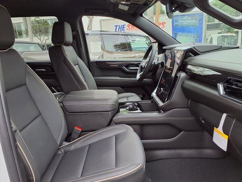 New 2026 GMC Yukon Elevation image 6