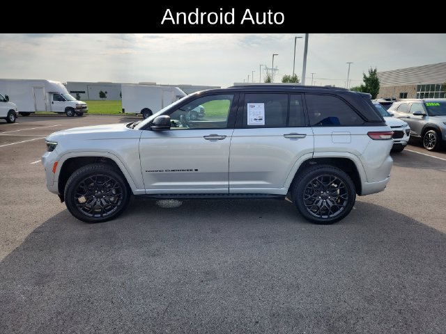 Used 2025 Jeep Grand Cherokee Summit AWD/4WD image 4