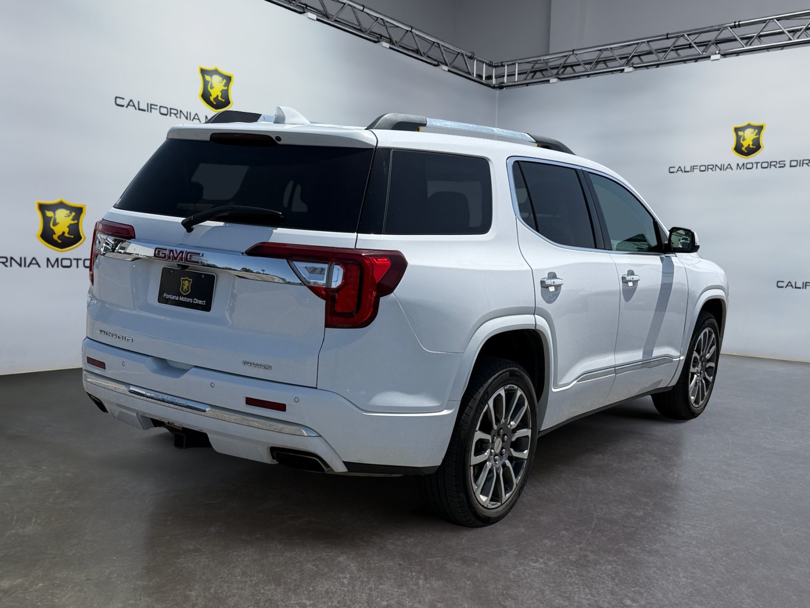Used 2023 GMC Acadia Denali AWD/4WD image 5