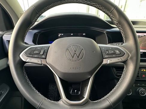 Used 2022 Volkswagen Taos SE image 41