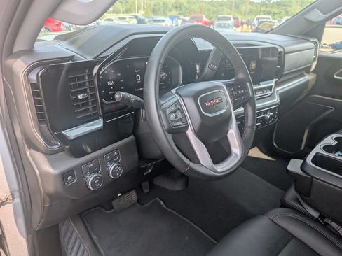 Used 2026 GMC Sierra 1500 SLT AWD/4WD image 13